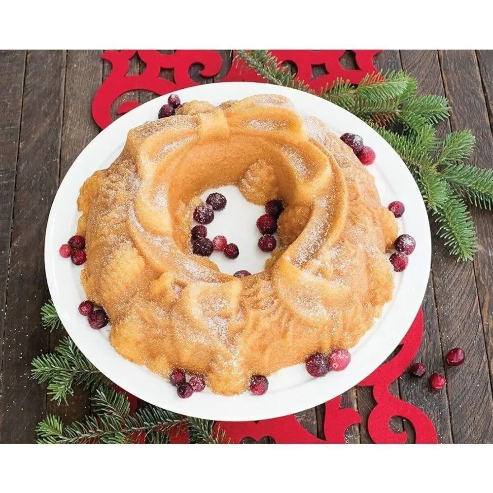 Nordic Ware Platinum Holiday Wreath Bundt Pan • 9 Cup • Like New